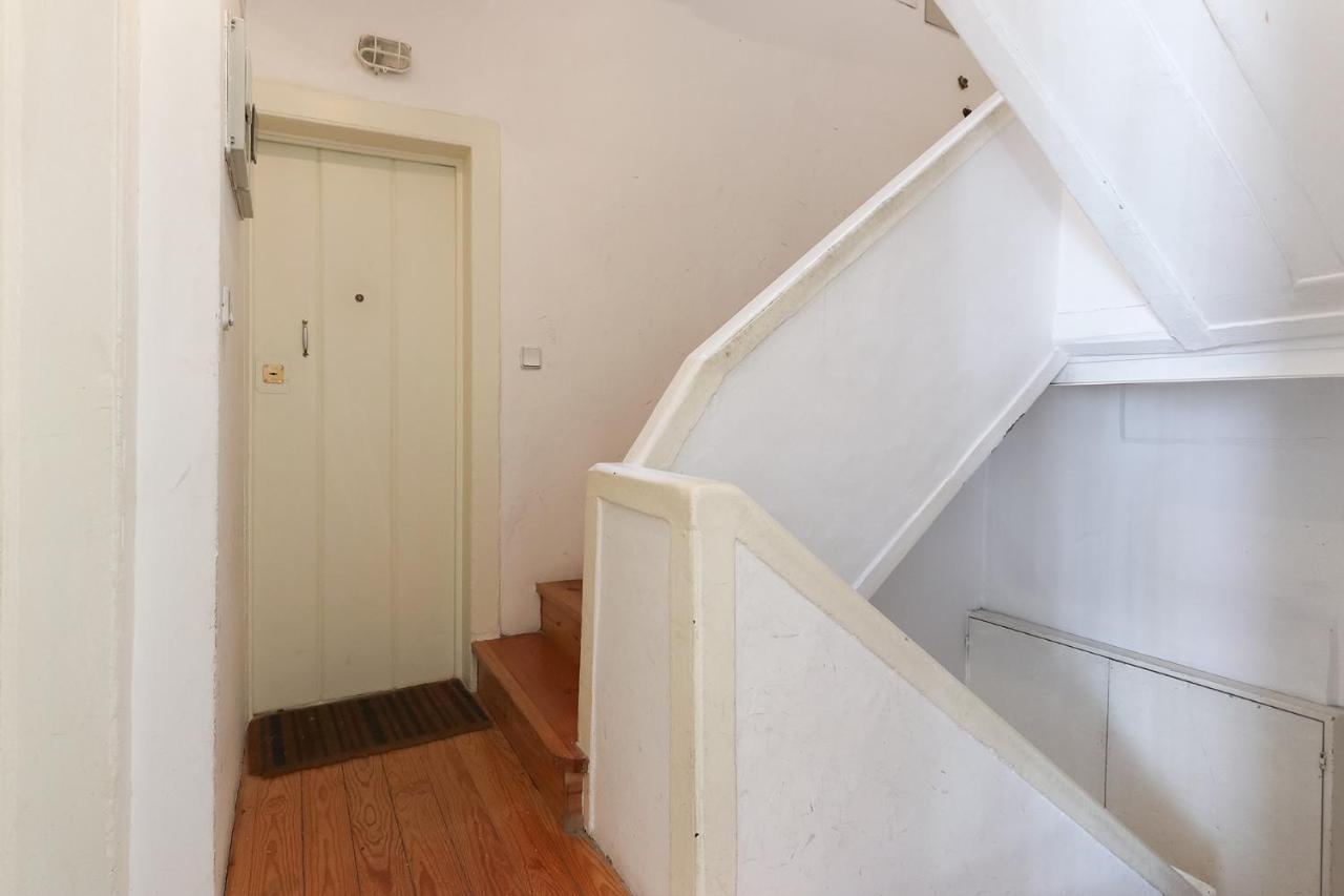 Charming And Stylish Downtown Apt In XIX Century Building Lisboa Exteriér fotografie